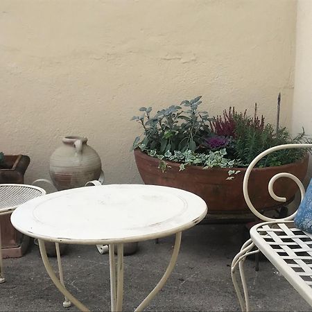 A Due Passi Dal Duomo Hotel Биела Екстериор снимка