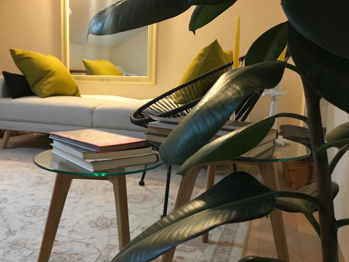 A Due Passi Dal Duomo Hotel Биела Екстериор снимка