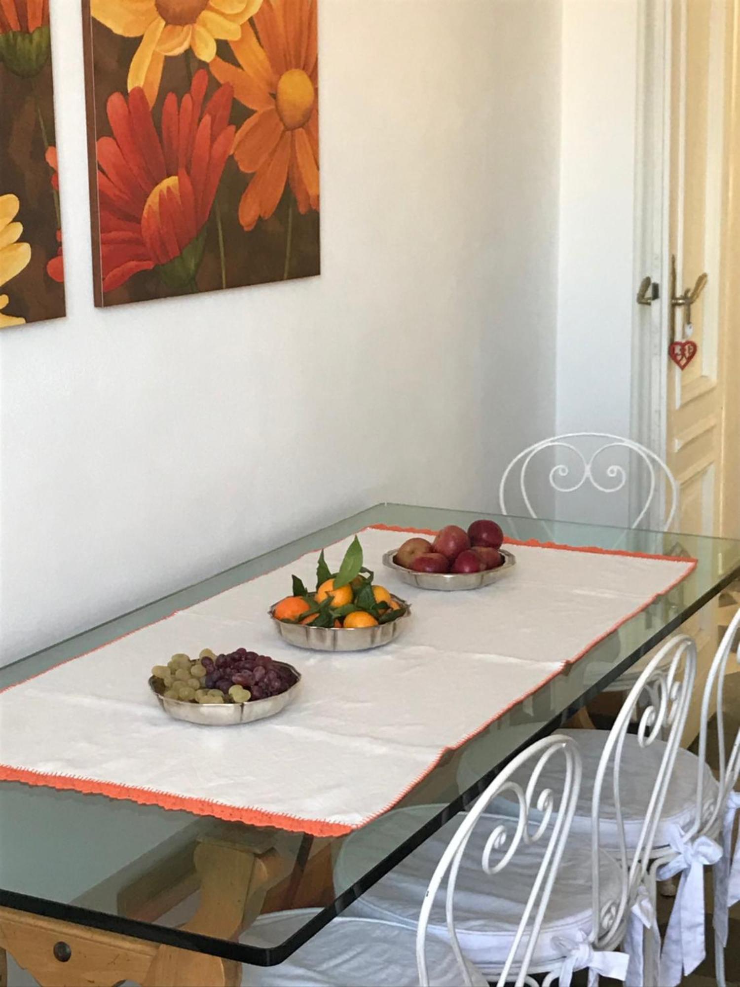 A Due Passi Dal Duomo Hotel Биела Екстериор снимка