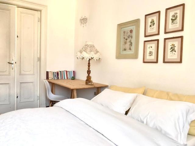 A Due Passi Dal Duomo Hotel Биела Екстериор снимка
